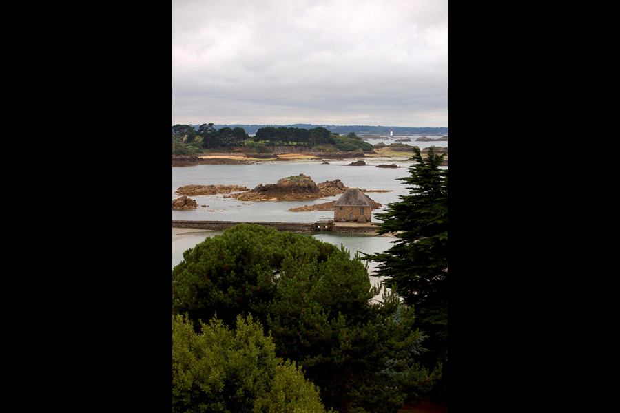 « La côte à Bréhat... »