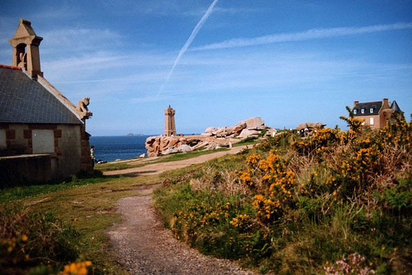 « Le phare de Ploumanac'h, Men Ruz... »