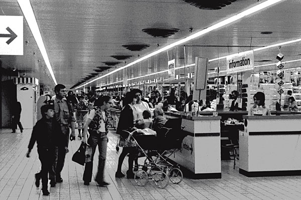 « L'entrée du supermarché »