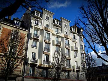« Le célèbre immeuble Poirier de style art-déco... »