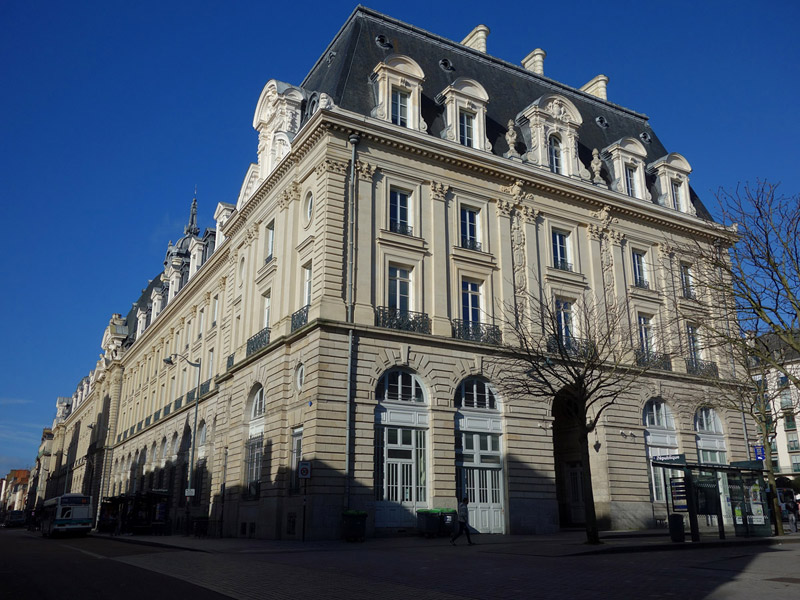 « La Poste République... »