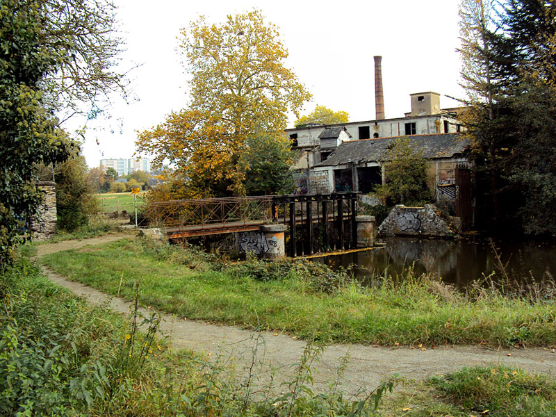 « Les friches industrielles du canal Saint-Martin... »