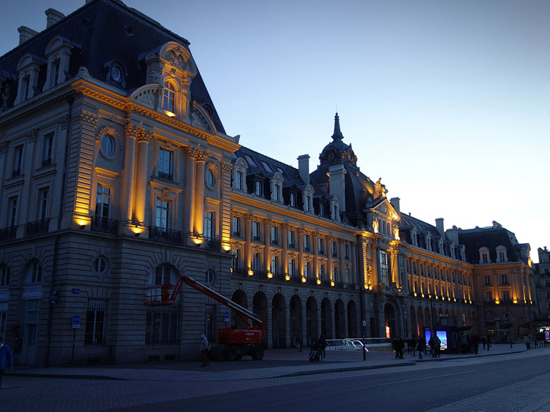 « La Poste République, le soir... »