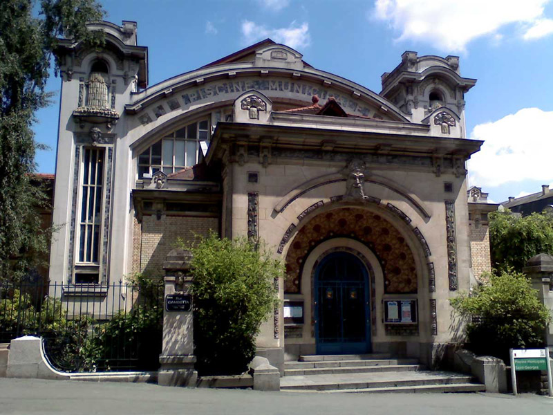« La magnifique piscine Saint-Georges... »