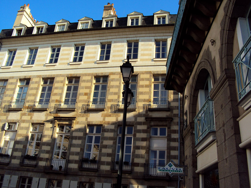 « La rue de la Monnaie... »