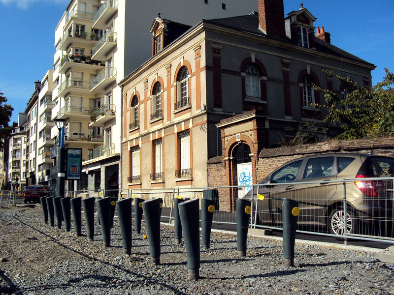 « Perspective sur la maison en sursis... »
