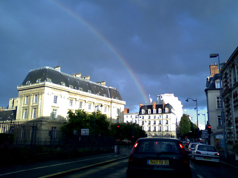 « Arc en ciel, rue des Gambetta... »