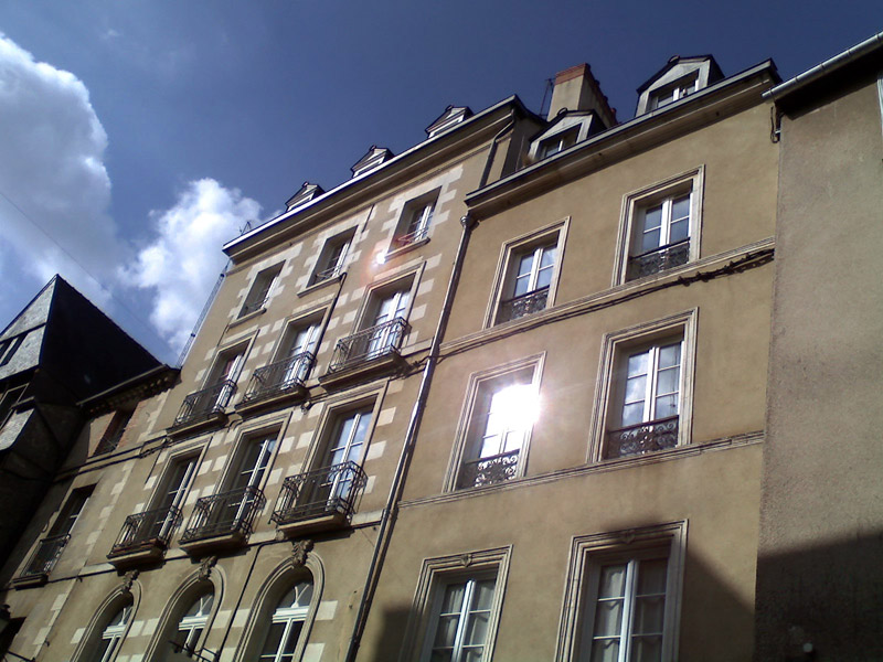 « La rue Vasselot, et un peu de soleil... »