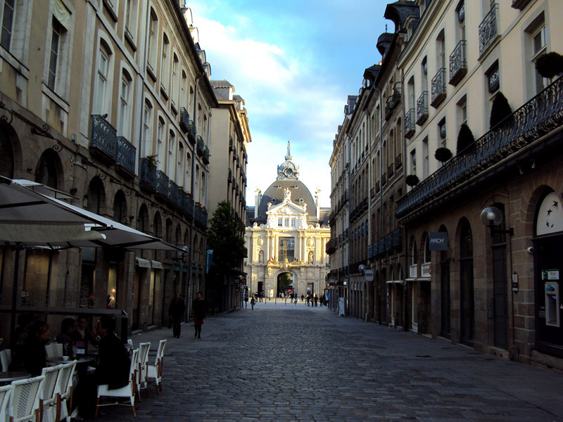 « La Poste République depuis la rue d'Orléans... »