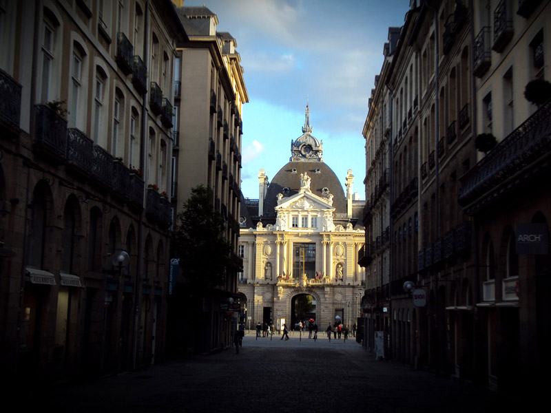« La Poste République depuis la rue d'Orléans... »