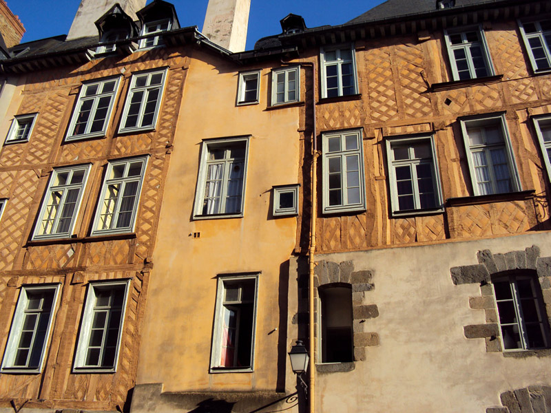 « Les maisons à colombages de la rue Saint Louis... »