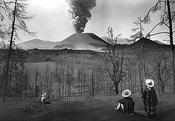 La naissance du volcan Paricutín - US National Archives Arno Brehme