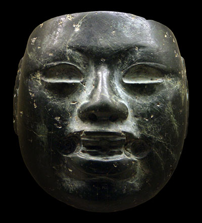 Masque cérémoniel en serpentine olmèque