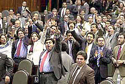 L'ovation des députés de gauche...