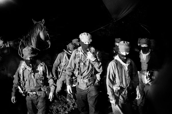 Le Sous-Commandant Marcos et ses partisans... Par Mat Jacob
