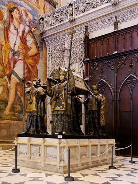 Le tombeau de Christophe Colomb dans la Cathédrale de Séville en Espagne (Photo sous licence Creative Commons BY NC SA - Par Pom²)