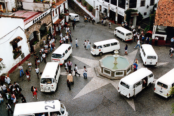 Les taxis-bus de Taxco de Alarcón - Guerrero - Mexique